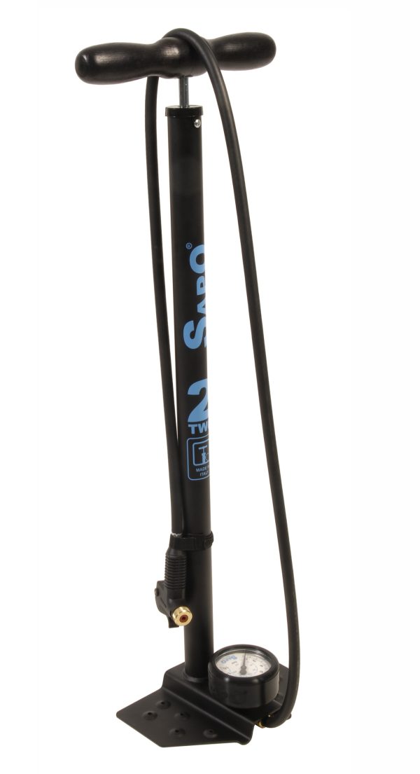 Pompa da pavimento 2TWO con manometro 63mm, protezione in gomma e raccordo a leva nera c/impugnatura nera 12 bar / 180 psi